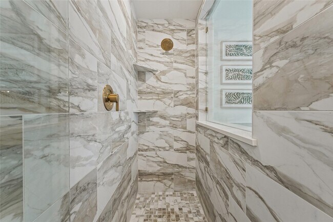 Building Photo - 2550 Whitewood Dr