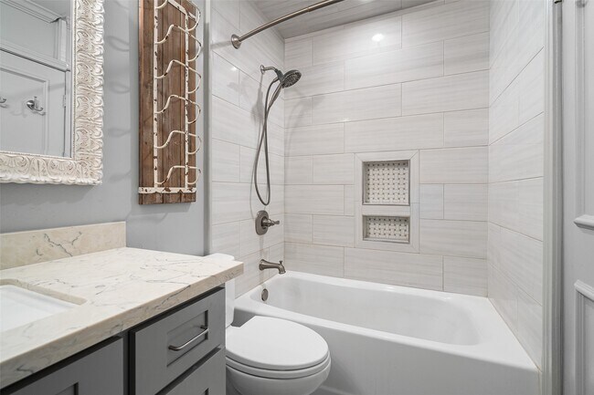 Building Photo - 14707 Barryknoll Ln