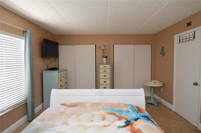 Building Photo - 12760 Indian Rocks Rd