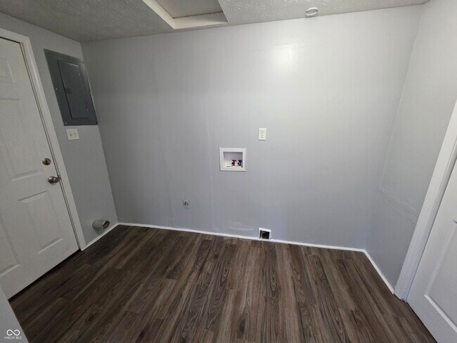 Building Photo - 2212 Norden Ct