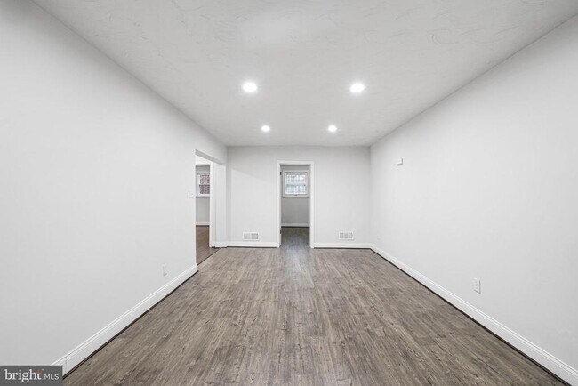 Building Photo - 3158 Westover Dr SE