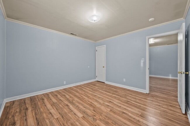 Building Photo - Welcome to Richlands Avenue!
