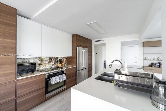 Building Photo - 16546 NE 26th Ave