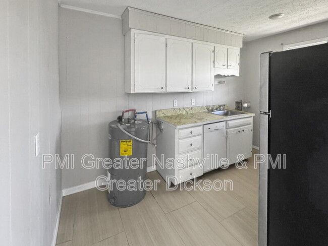 Building Photo - 542 Ashe Ave