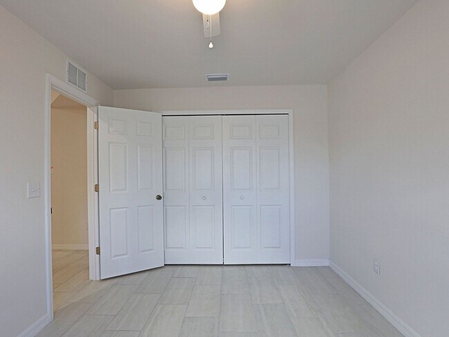 Building Photo - Cape Coral 828