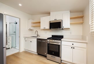 Building Photo - Studio - Downtown Santa Barbara