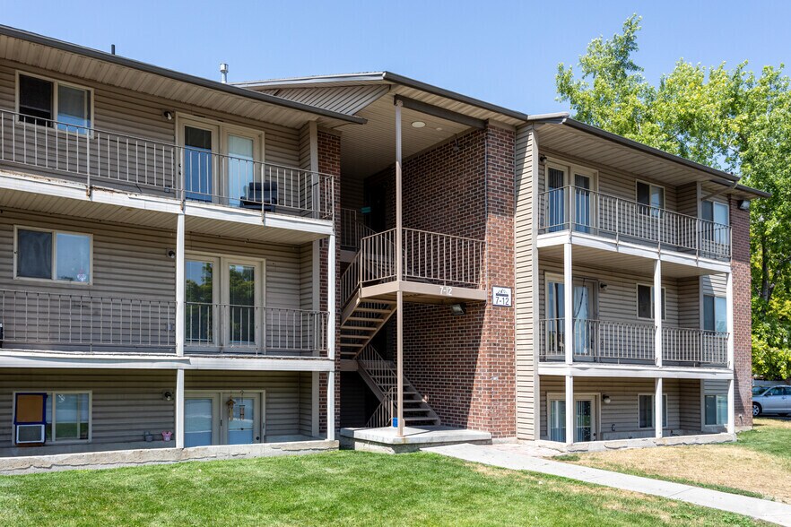 Building Photo - Cambridge Cove
