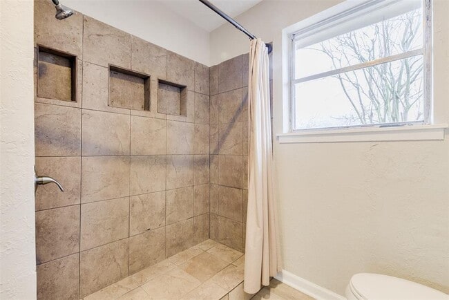 Building Photo - 2626 Hillshire Dr