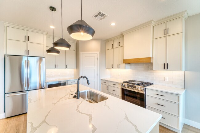 Building Photo - 362 Firerock Way