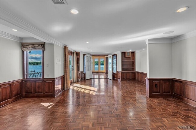 Building Photo - 2039 E River Rd