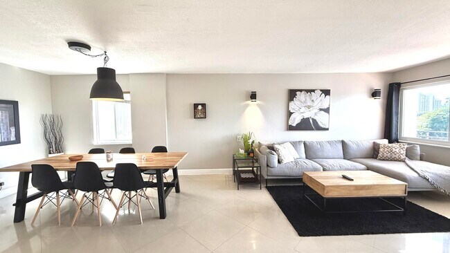 Building Photo - 401 Golden Isles Dr