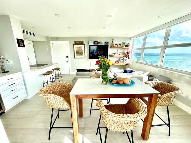 Building Photo - 209 N Fort Lauderdale Beach Blvd