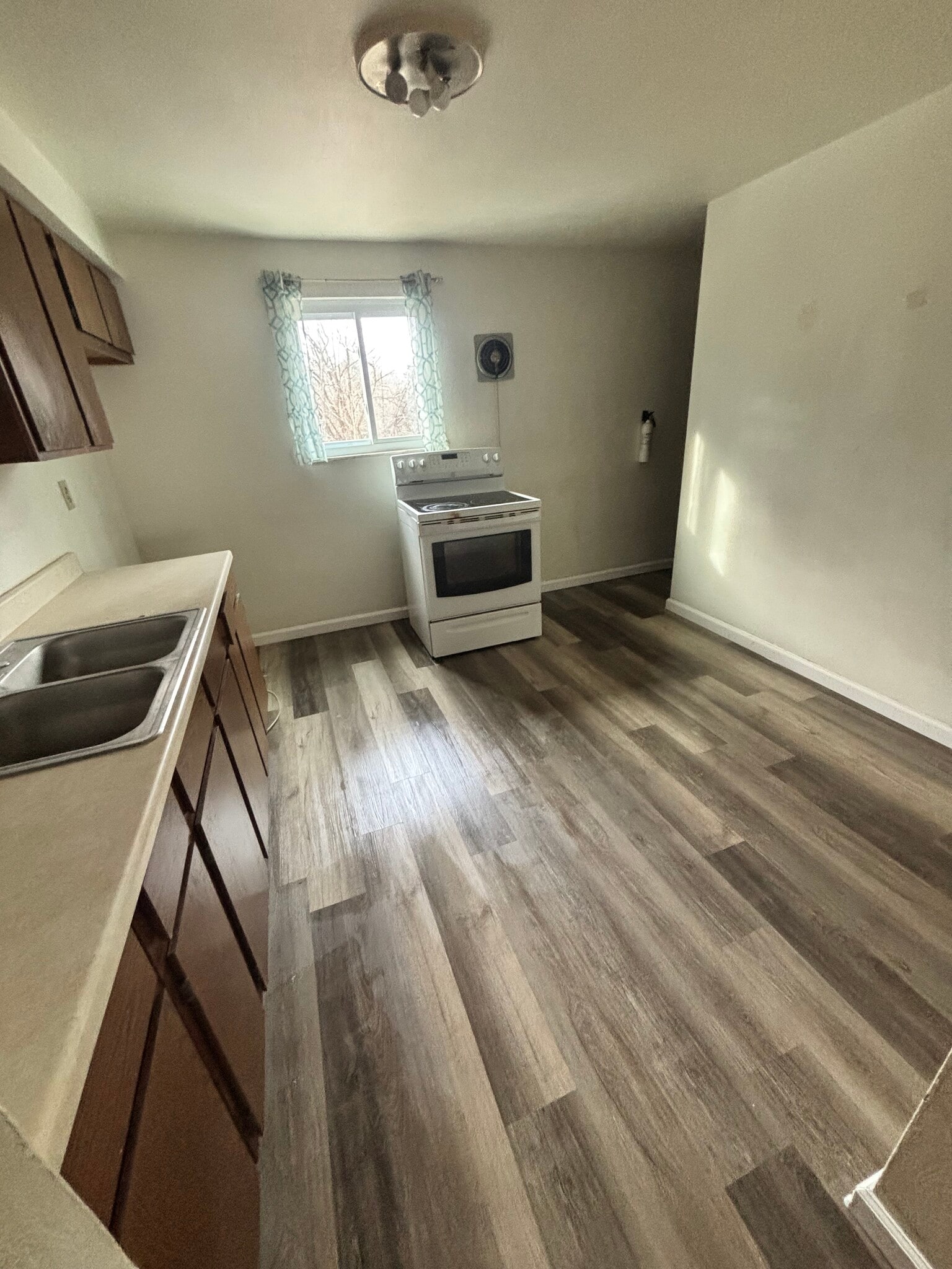 Building Photo - 110 Short St