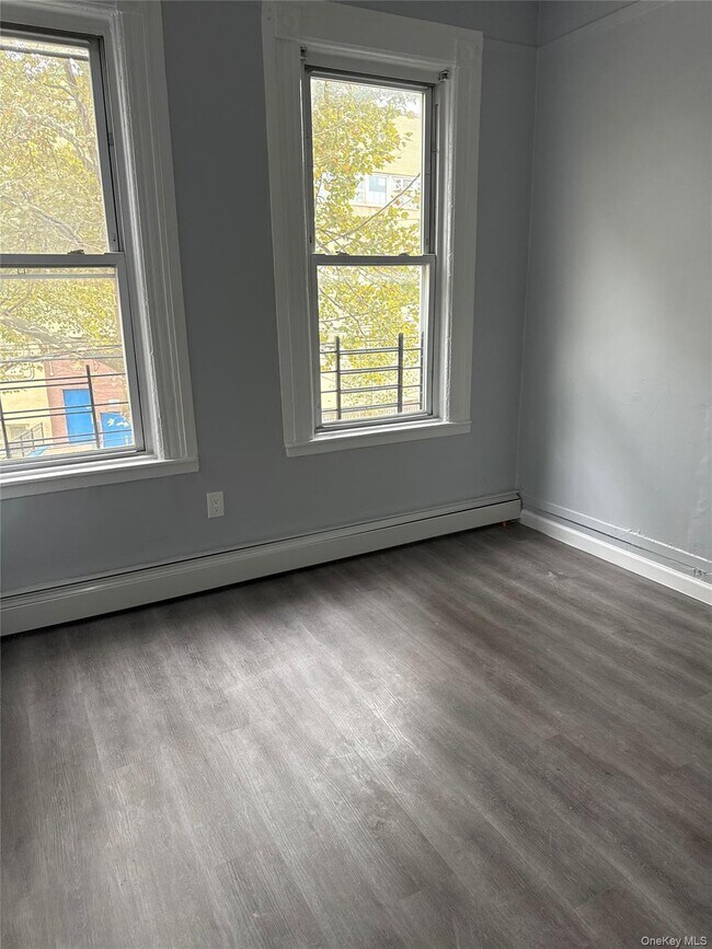 Building Photo - 1449 Longfellow Ave