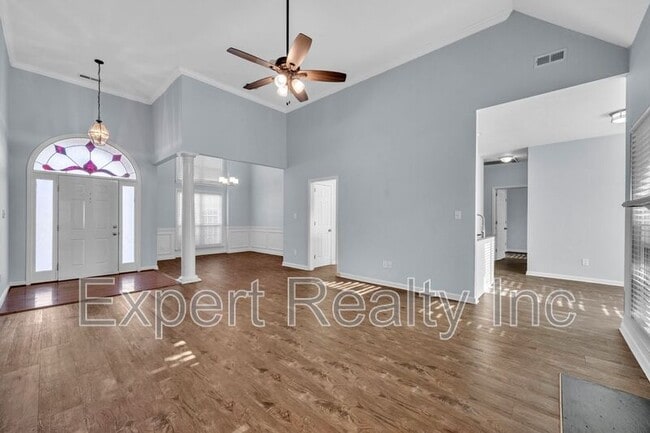 Building Photo - 8235 Wynwood Dr