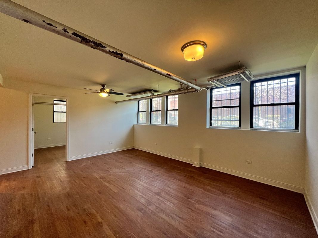 Building Photo - 712 W Grace St