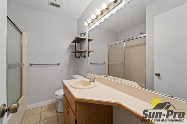 Building Photo - 3960 Oak Trail Run