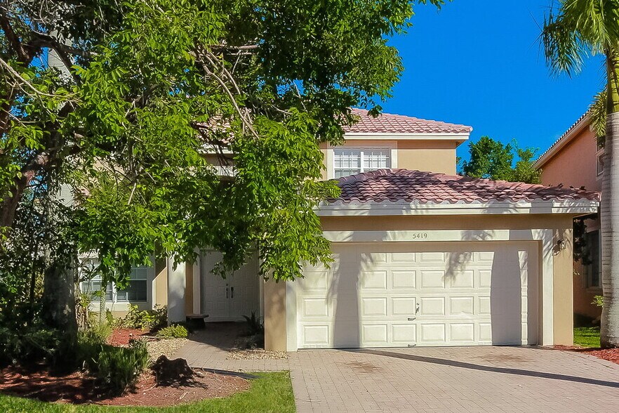 Building Photo - 5419 NW 121st Ave