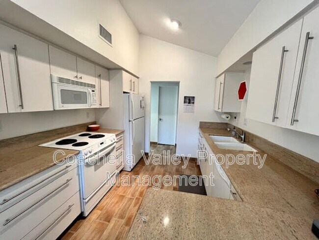 Building Photo - 72730 Mesquite Ct