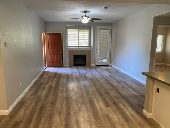 Building Photo - 41410 Juniper St