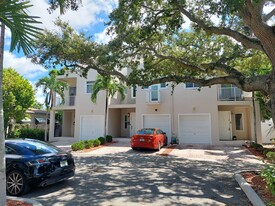 Building Photo - 1115 N 17th Ave