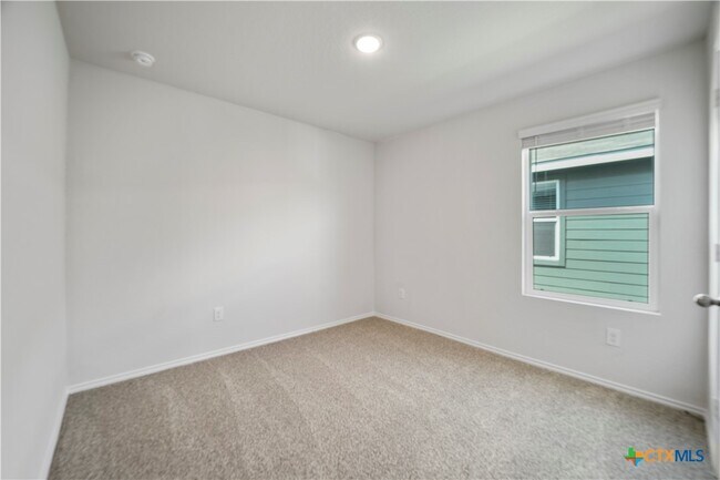 Building Photo - 465 Payton Dr