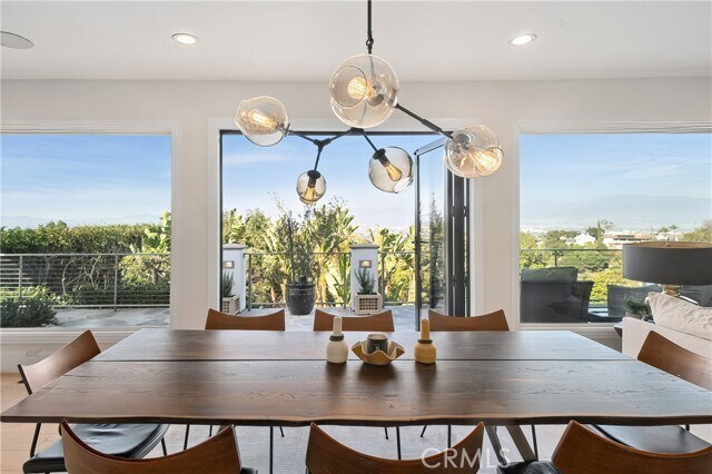 Building Photo - 3642 Alta Mesa Dr