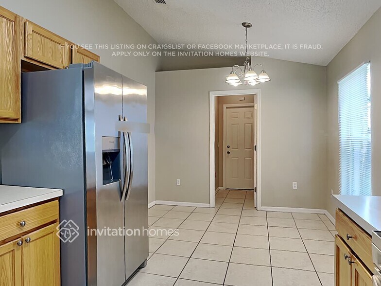 Building Photo - 12636 Lake Vista Dr