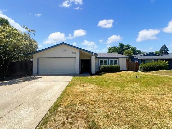 Building Photo - 3023 Rosemont Dr