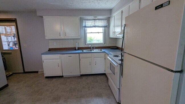 Building Photo - 3626 Forestdale Ave SW