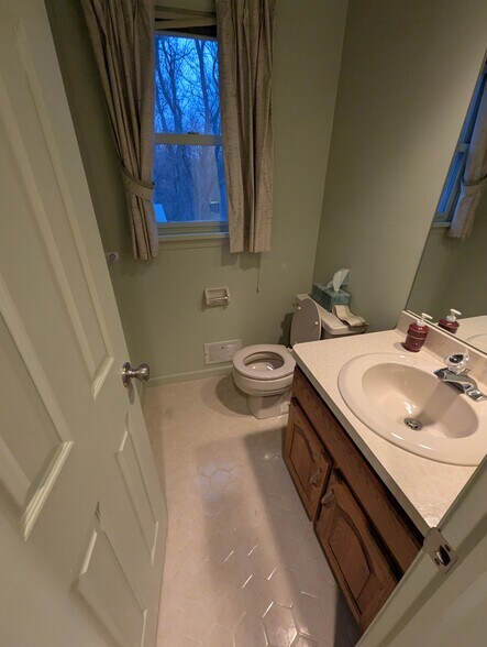 Building Photo - 288 East St