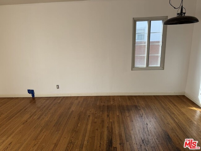 Building Photo - 6434 W 87th St