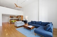 Building Photo - 520 6th St