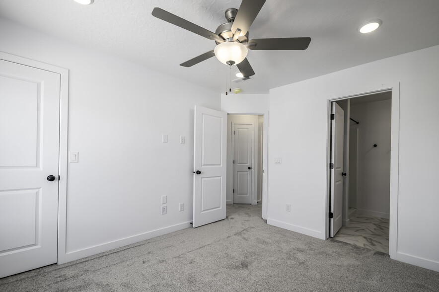 Building Photo - 4201 W Dead Horse Ct