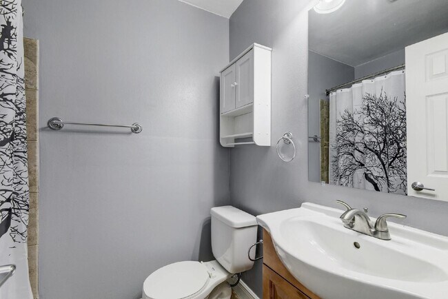 Building Photo - 5010 Joshua Ct