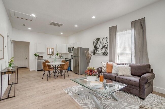 Building Photo - Charming Renovated 3-bedroom, 2-bathroom home!