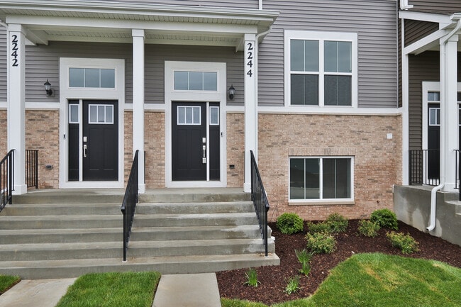 Building Photo - 2244 Stonegate Rd