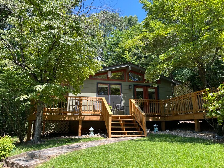 Building Photo - 250 Ridge View Cir