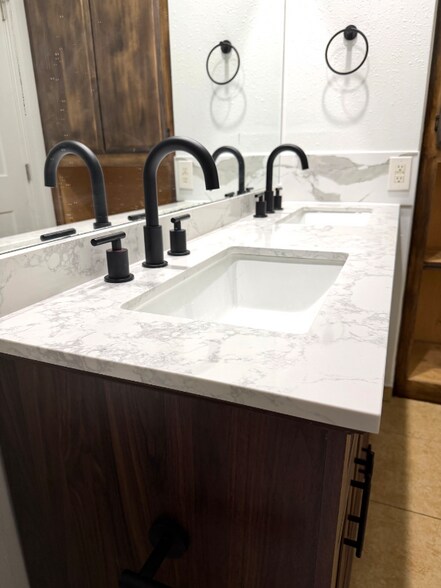 Building Photo - 8209 E Indiana Ave