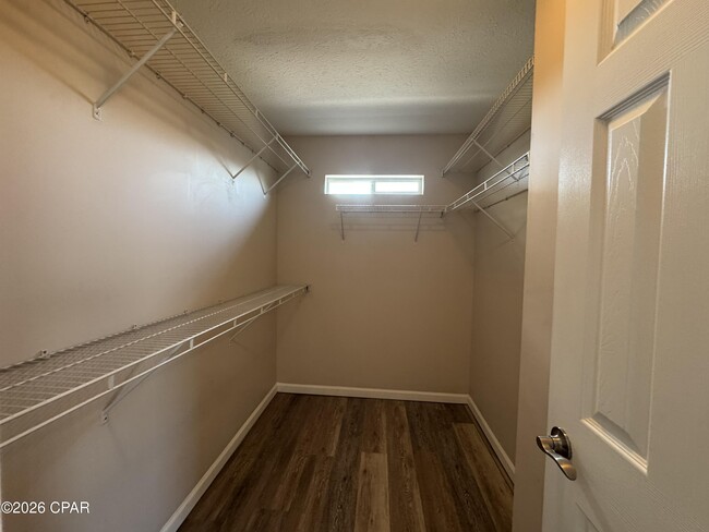 Building Photo - 3545 Brentwood Pl
