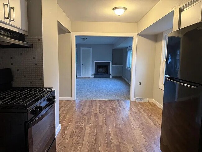 Building Photo - 8035 W Warnimont Ave