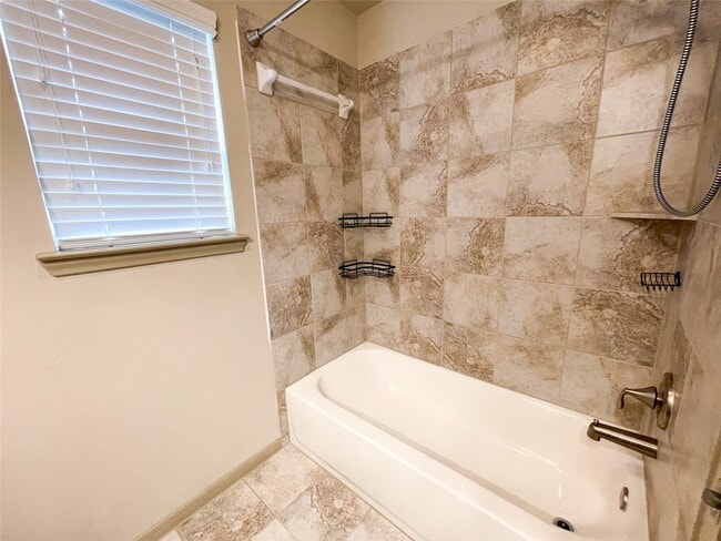 Building Photo - 3419 Hollow Mist Dr