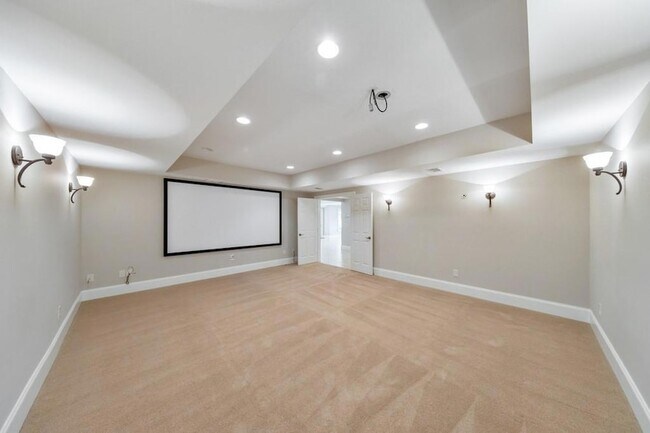 Building Photo - 11180 W Rd