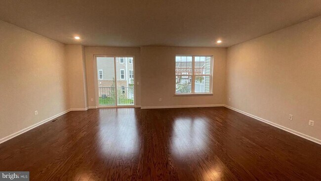 Building Photo - 43003 Cattail Marsh Pl