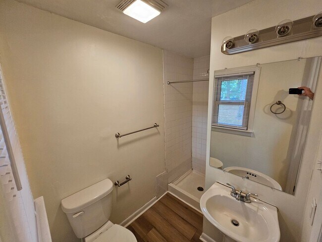Building Photo - 1318 Planters Dr