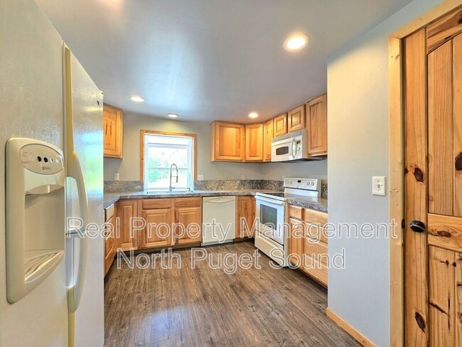 Building Photo - 4914 6th Ave NW