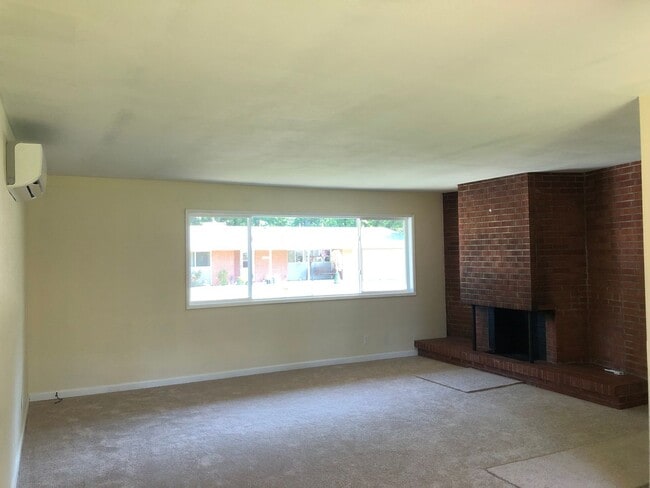 Building Photo - Bright and Spacious Adair Village Gem!