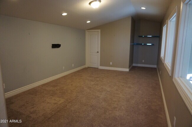 Building Photo - 4287 E Yellowstone Pl