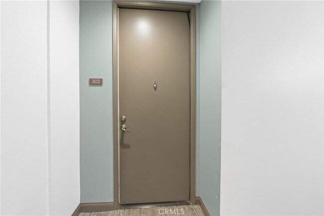 Building Photo - 388 E Ocean Blvd