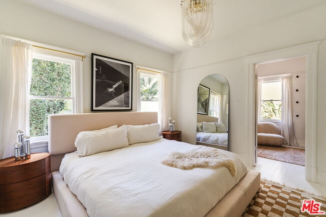 Building Photo - 1163 Nelrose Ave